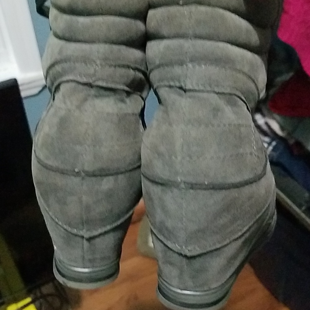 Pair Wedges cleaning out my closet - Picture 3 of 5